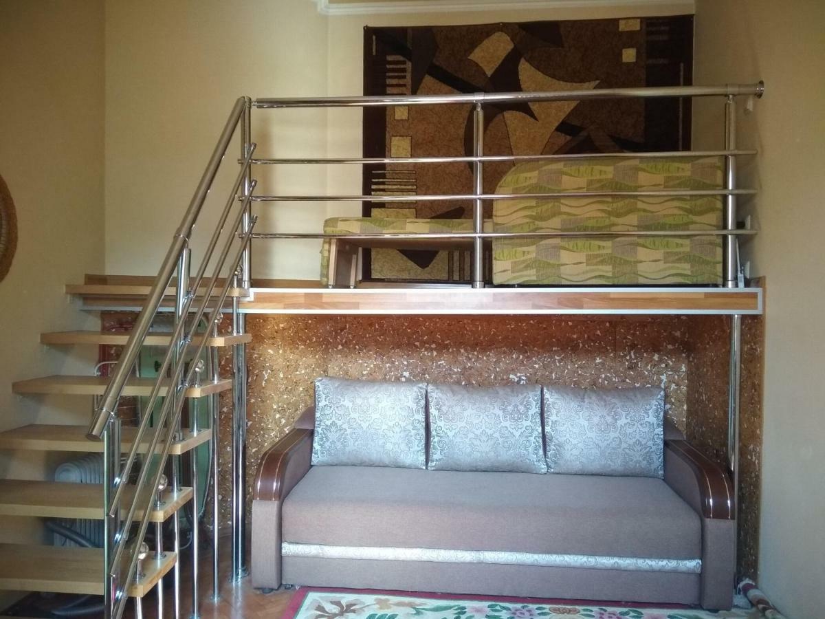 Pleasurable Apartment Near The Khotkevych Palace Lviv Exterior photo